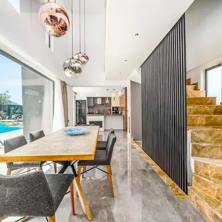 Sleeps 8 With Pool Air Con And Wifi 别墅 *