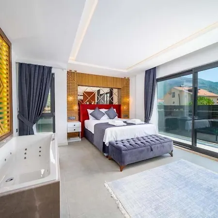 别墅 Sleeps 8 With Pool Air Con And Wifi