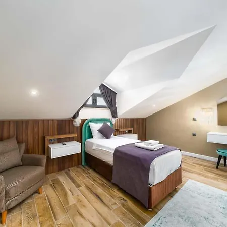 Sleeps 8 With Pool Air Con And Wifi Villa